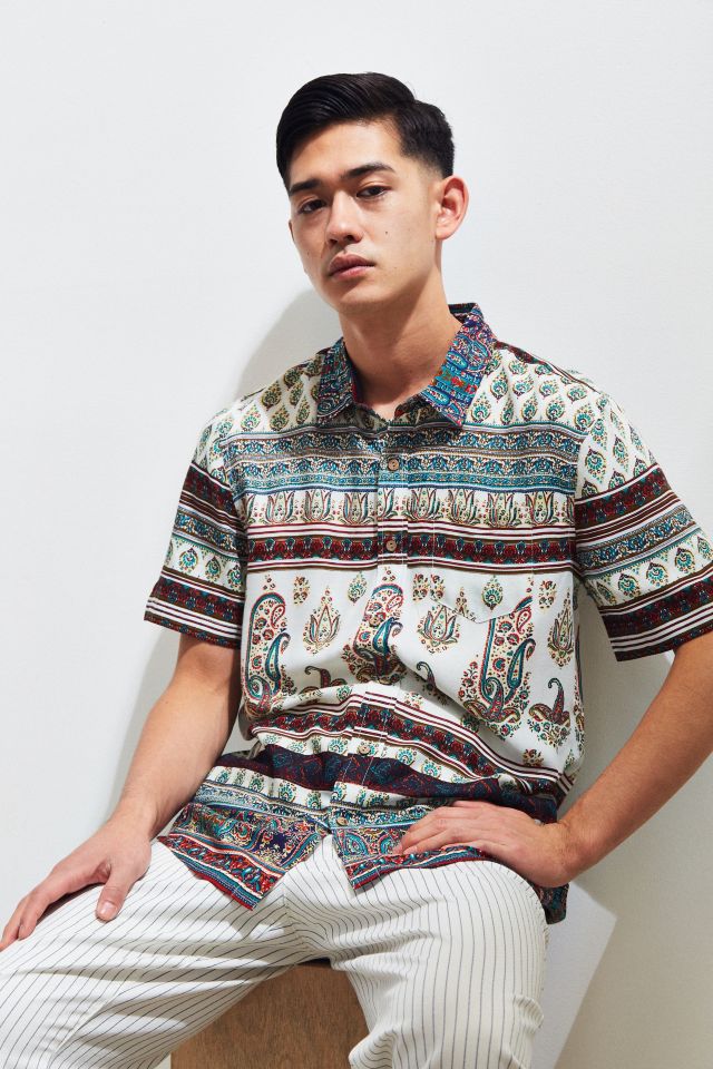 Raga Man Wallpaper Short Sleeve Button-Down Shirt | Urban Outfitters