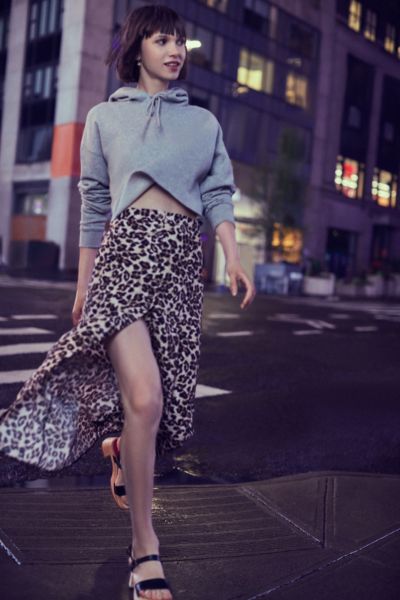 Leopard print 2024 skirt urban outfitters