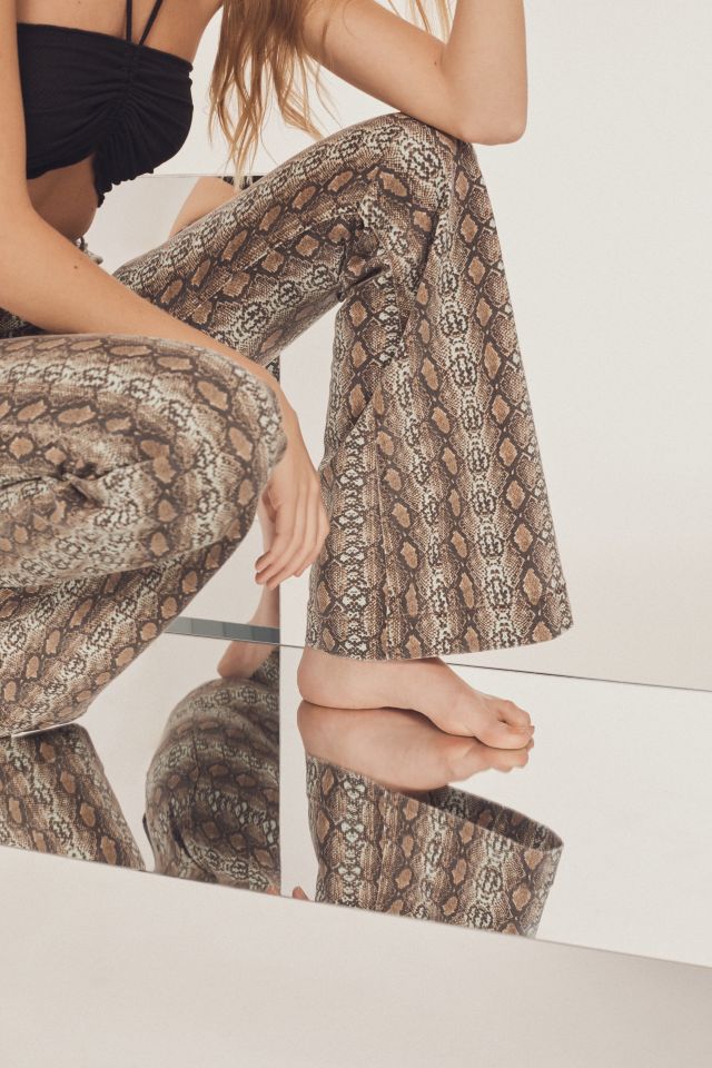 BDG Mid-Rise Stretchy Flare Jean – Snakeskin #3