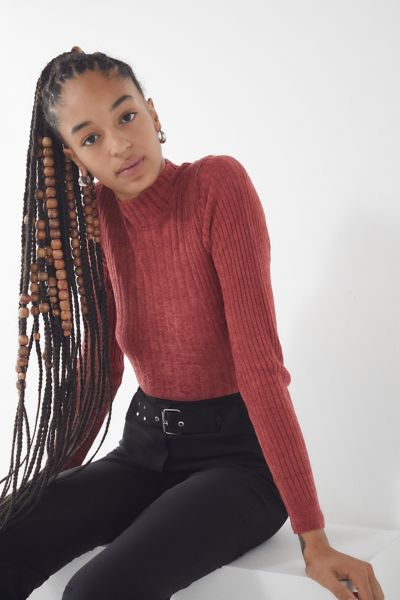 UO Plush Chenille Mock-Neck Sweater | Urban Outfitters