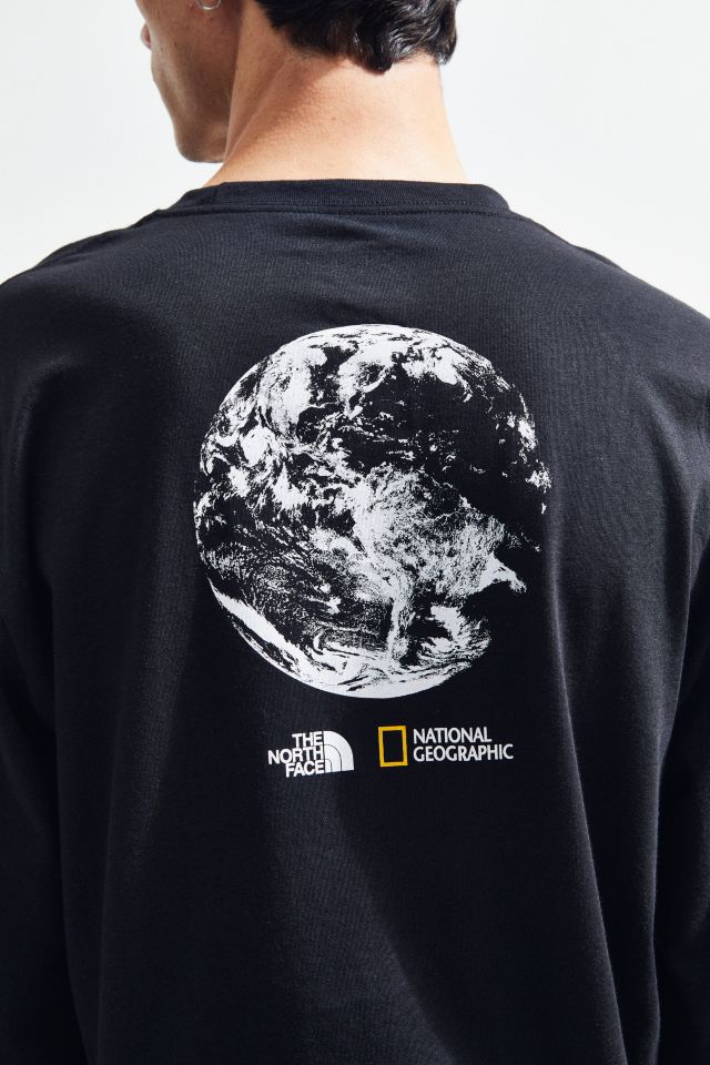Geroosterd thema fictie The North Face X National Geographic Bottle Source Long Sleeve Tee | Urban  Outfitters