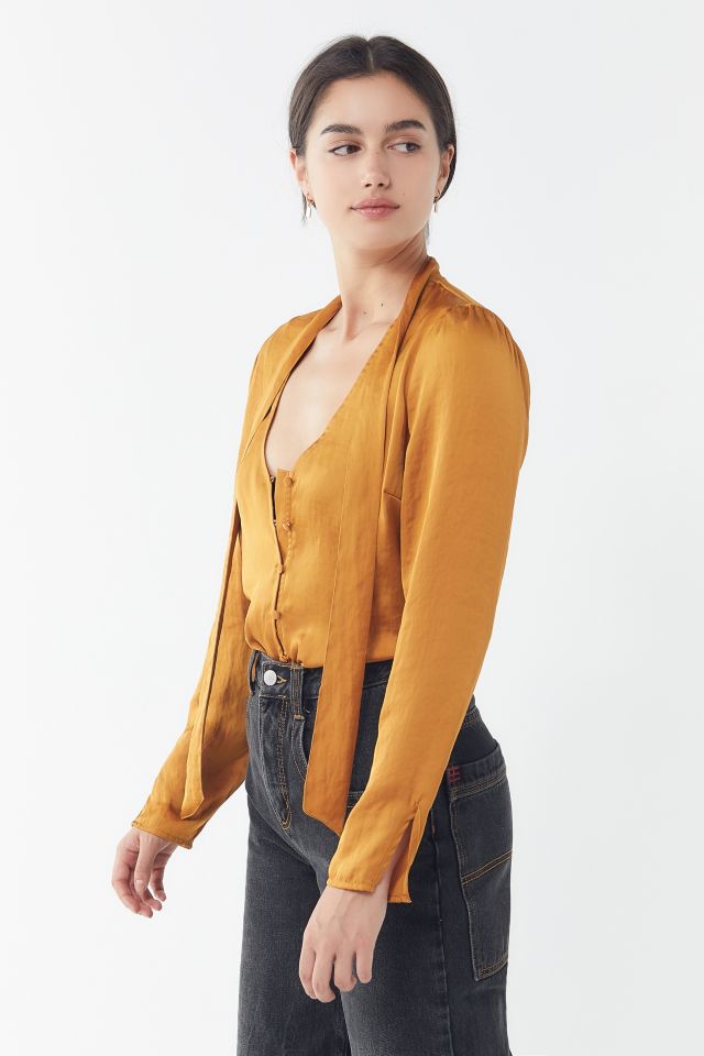 Blouse UO Florence à Col Noué #3