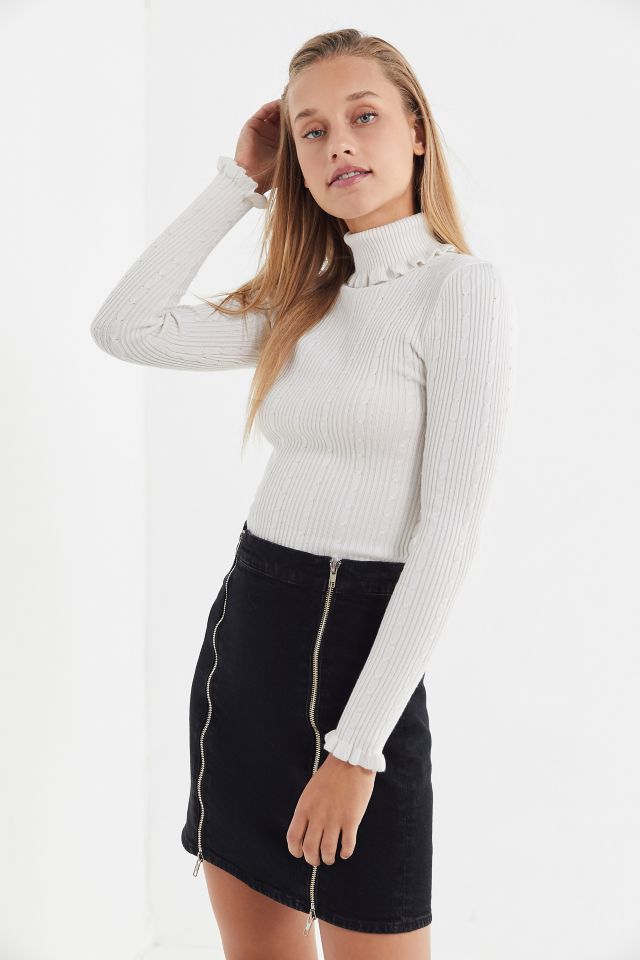 UO Faye Ruffle Turtleneck Sweater | Urban Outfitters