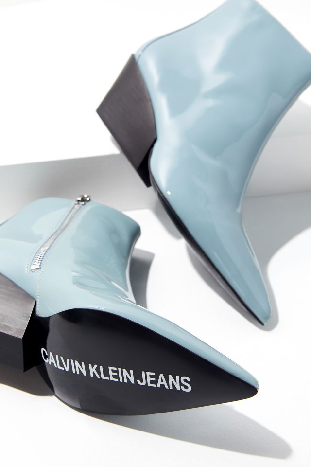 Calvin klein freda store bootie