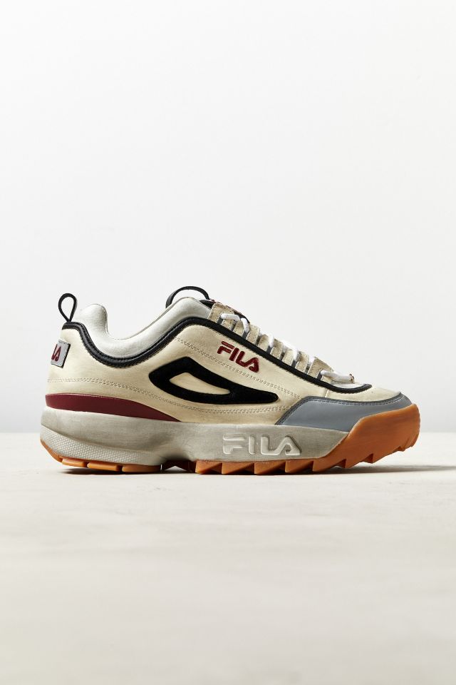 Ud over Fremragende italiensk FILA UO Exclusive Distressed Disruptor 2 Sneaker | Urban Outfitters