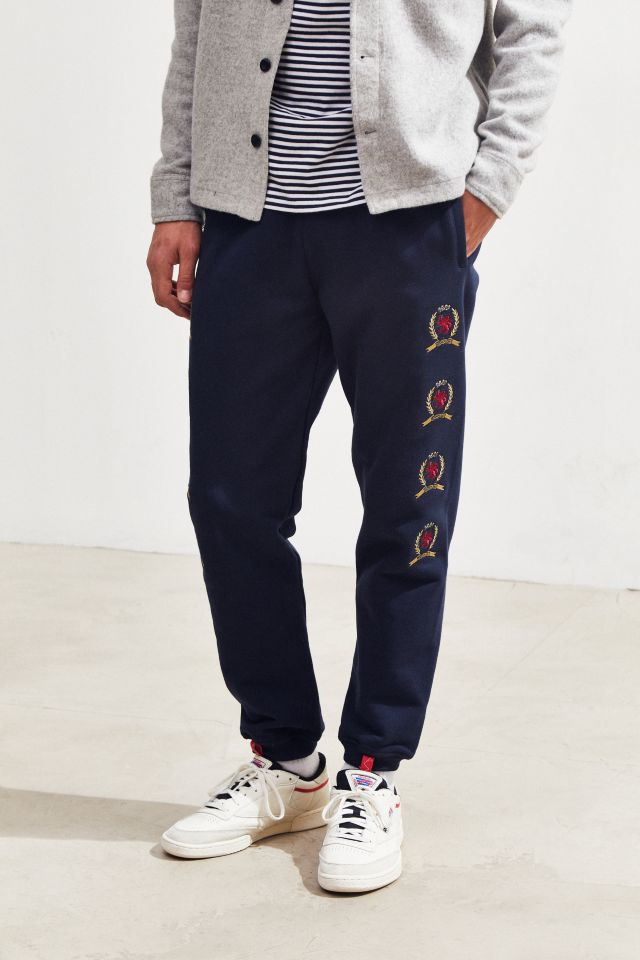 Tommy jeans on sale crest sweatpant