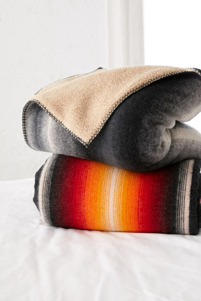 Woolrich Logan Ridge Throw Blanket | Urban Outfitters