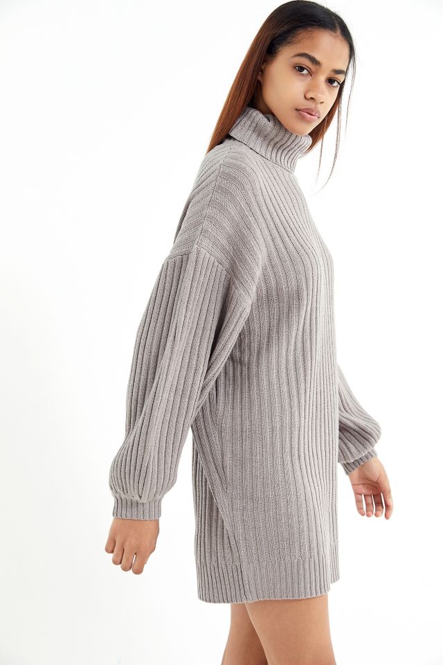 Urban outfitters white outlet turtleneck