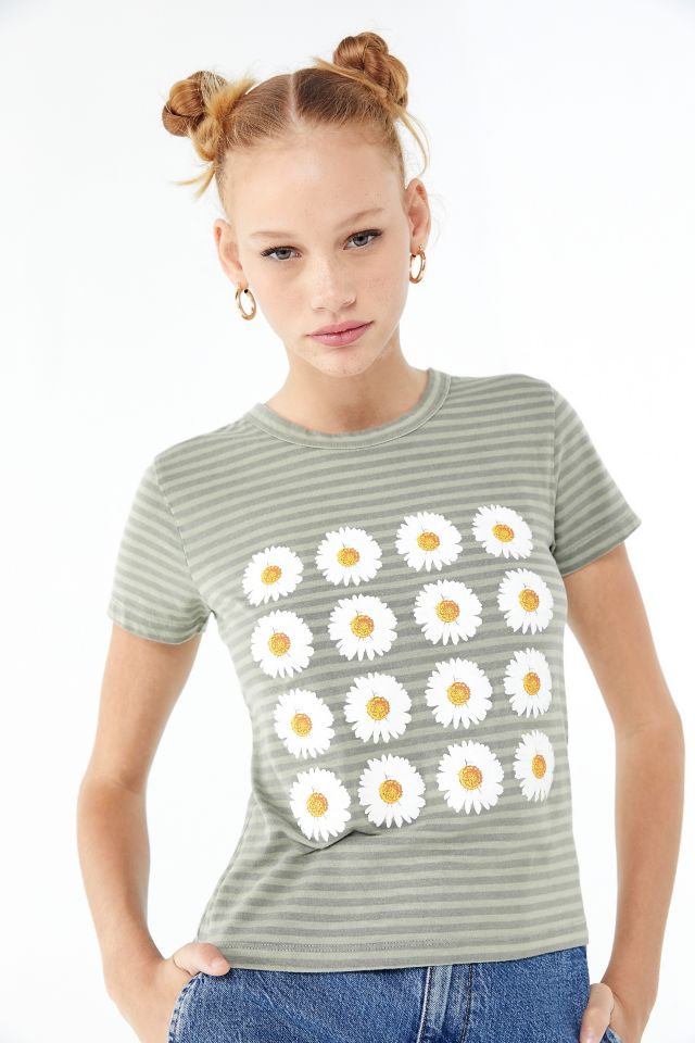 Truly Madly Deeply Daisy Tee | Urban Outfitters