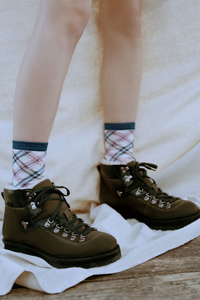 Urban outfitters 2025 hiking boots