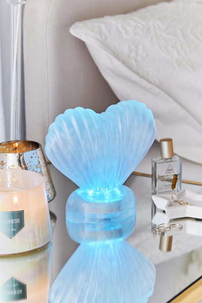 Heart Shell Table Lamp | Urban Outfitters