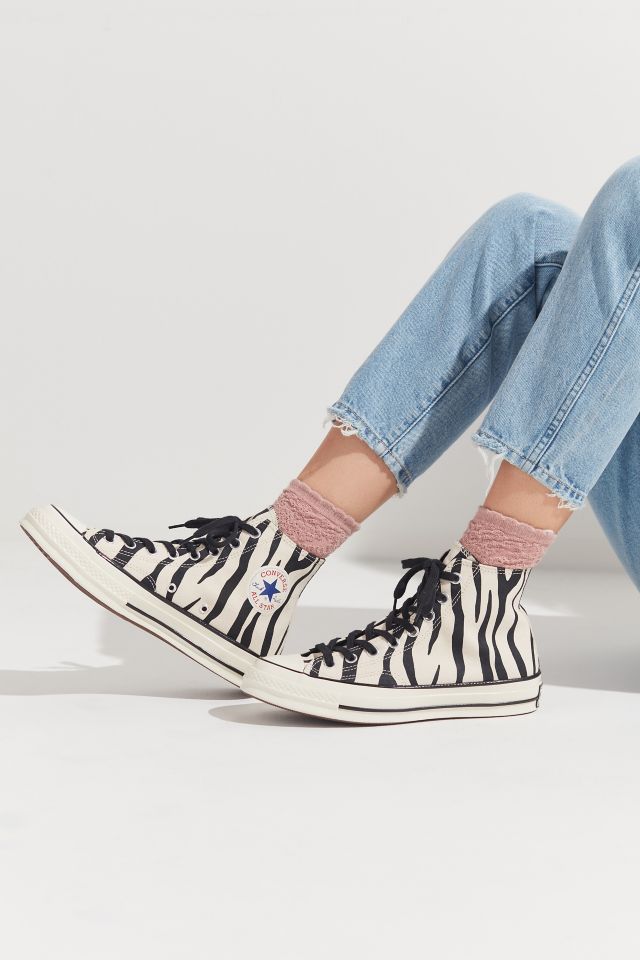 Converse shop zebra shoes