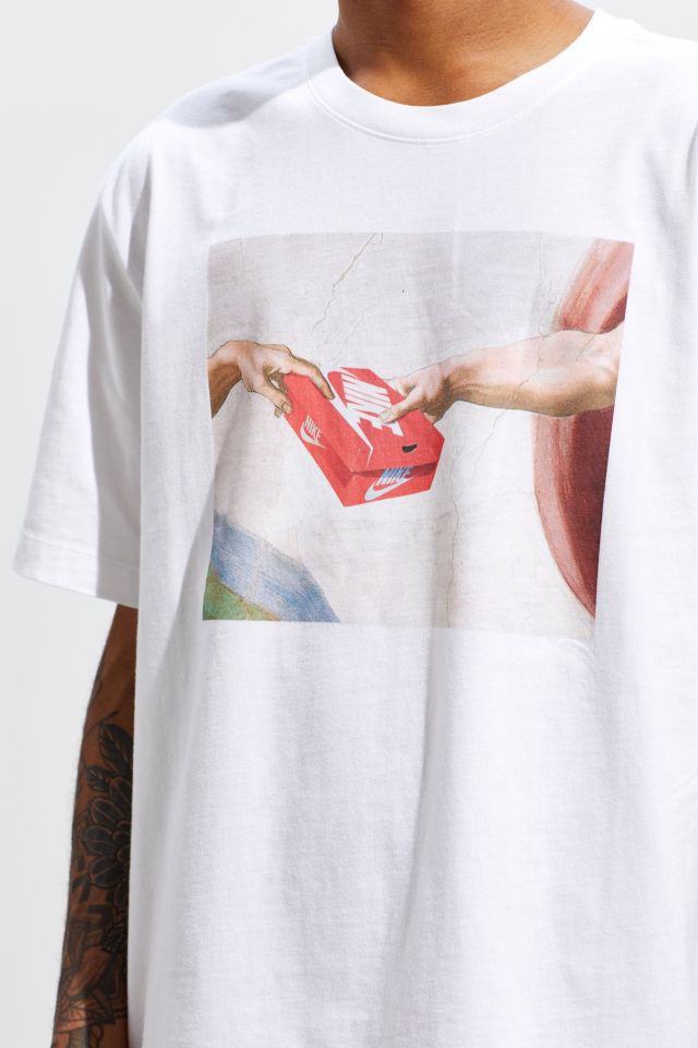 Nike sportswear handoff tee hotsell