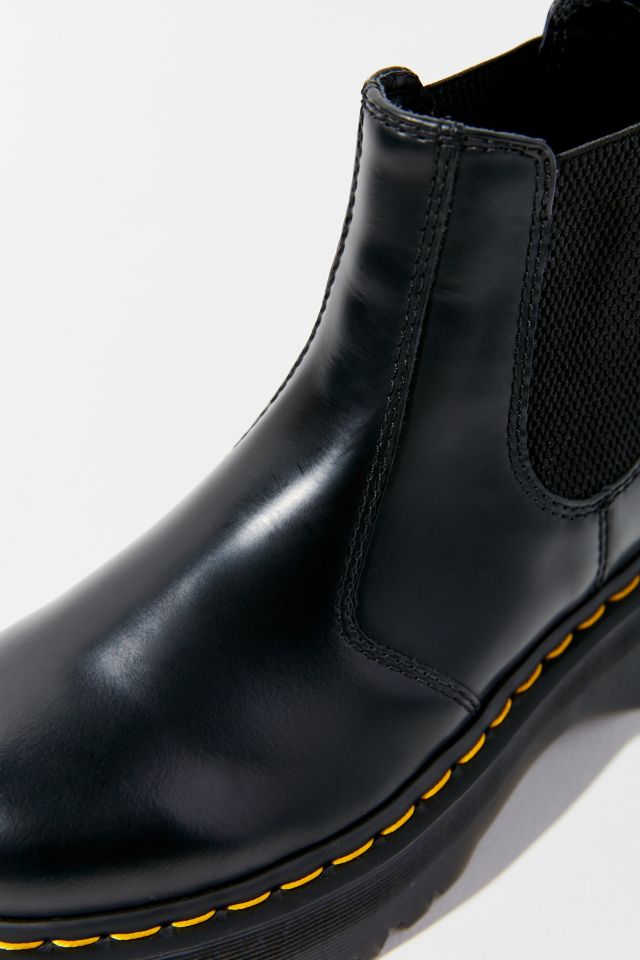 2976 Smooth Leather Platform Chelsea Boots in Black