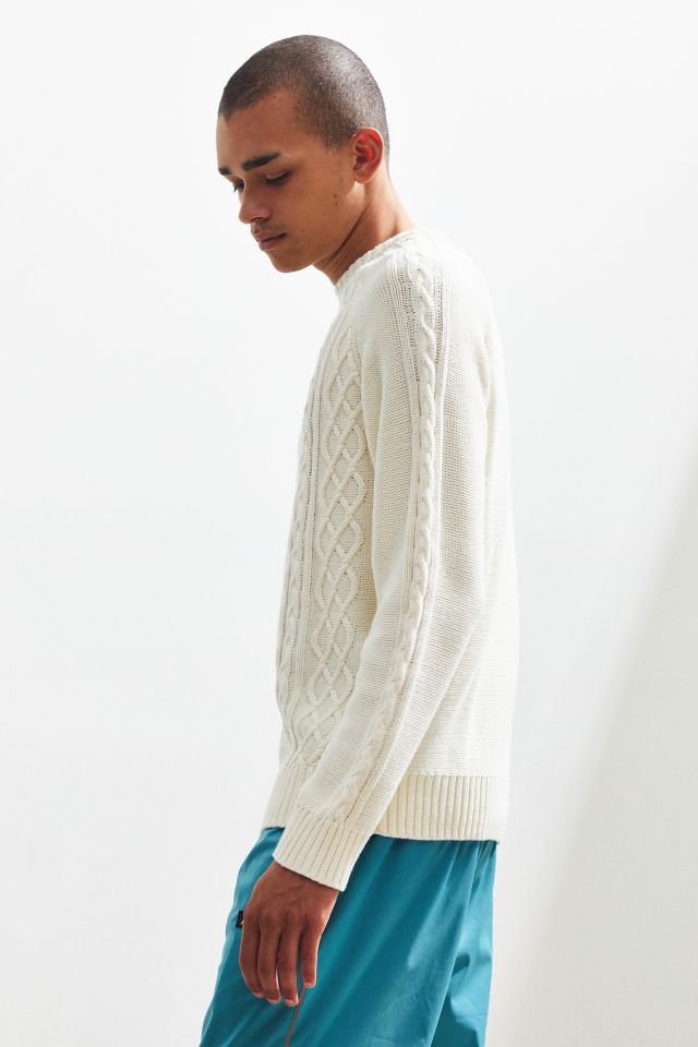 Chandail en tricot câblé à col rond UO #2