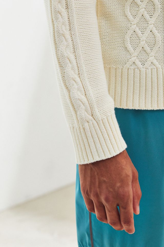 Chandail en tricot câblé à col rond UO #3