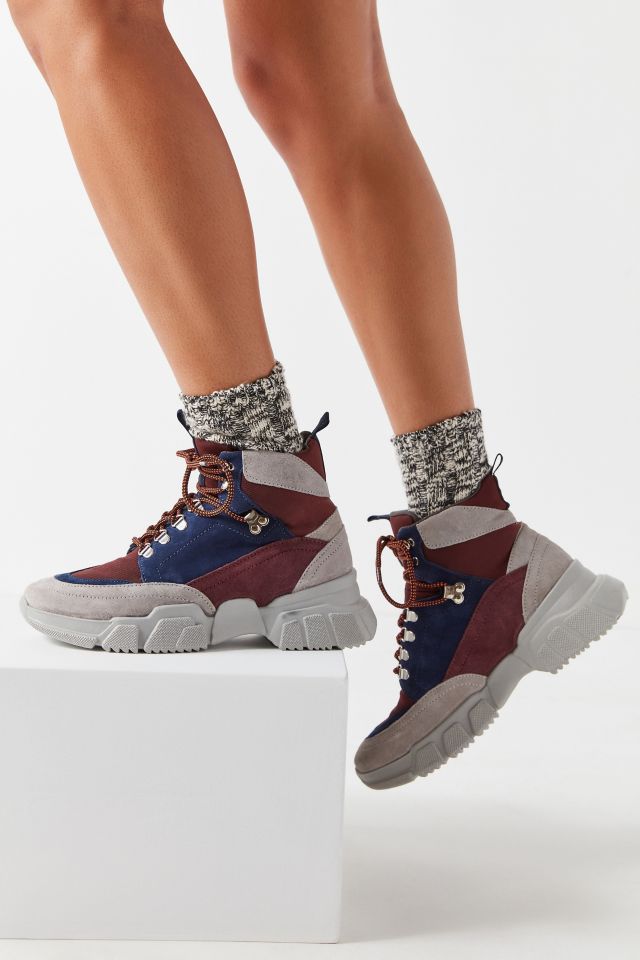 Urban outfitters 2024 hiking boots