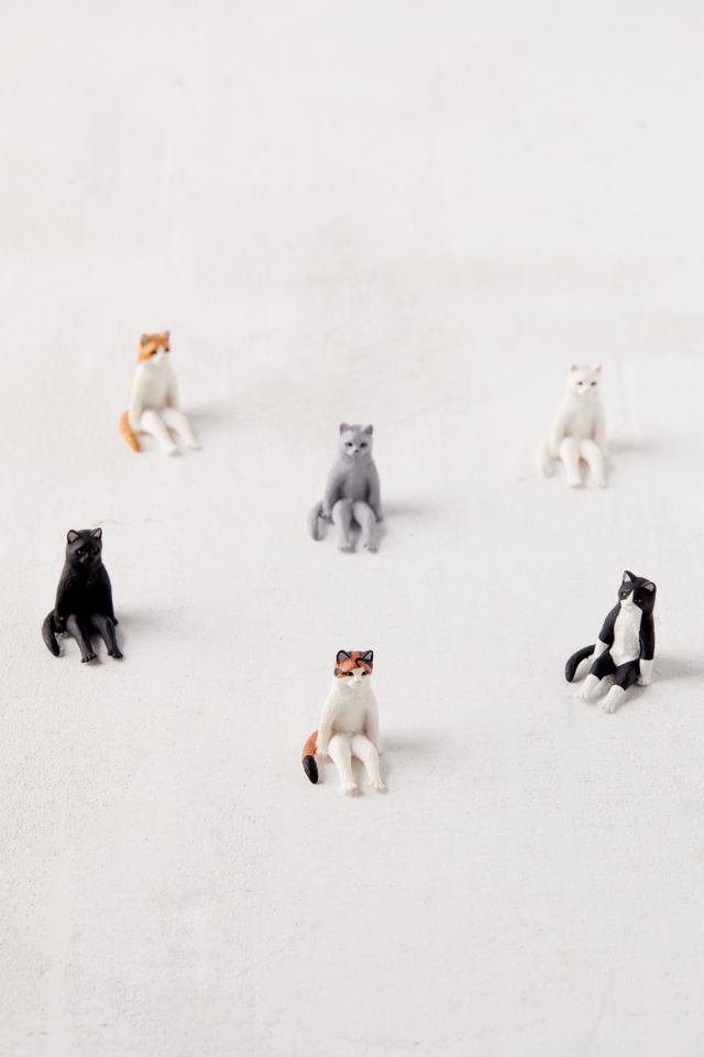 Sitting Cat Figure #1