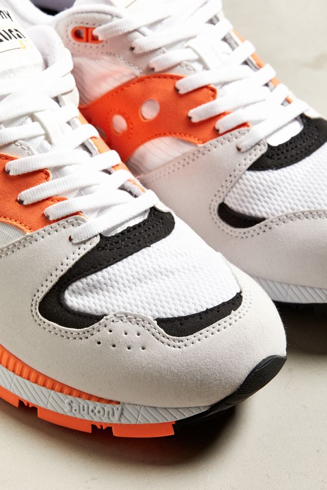 Saucony Azura Sneaker | Urban Outfitters