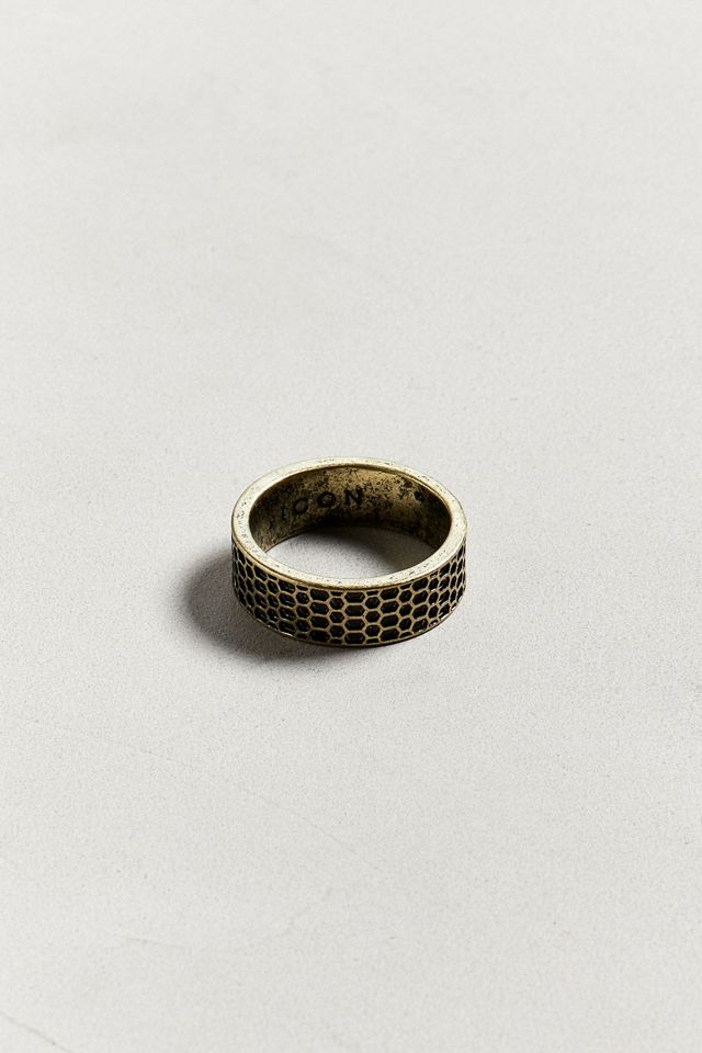 Icon Brand Honeycomb Band Ring | Urban Outfitters