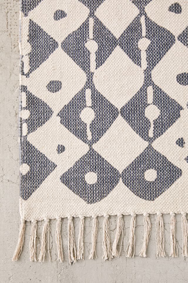 Cut Diamond Printed Rug | Urban Outfitters