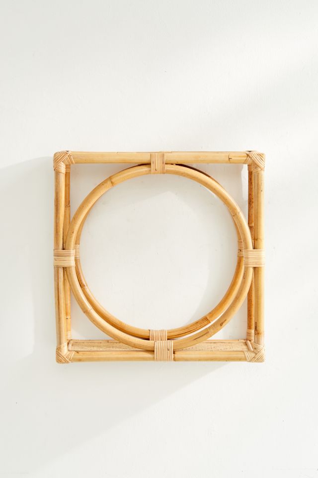 （US発）Urban Outfitters Mariella ラタン ウォールシェルフ Mariella Display Wall Shelf | Urban Outfitters