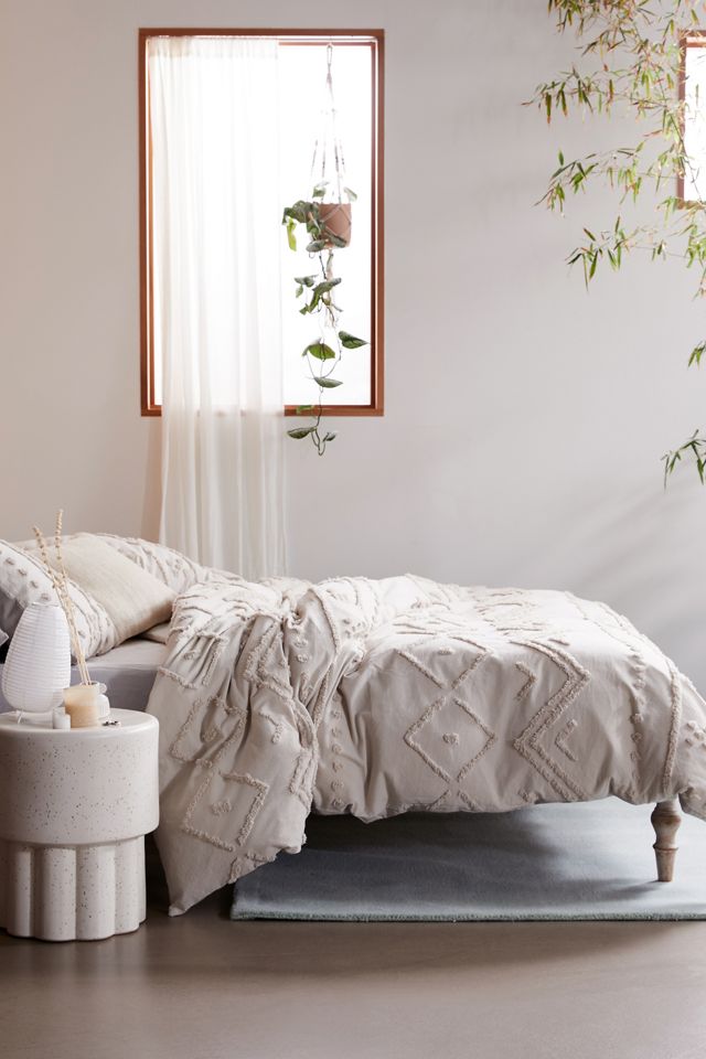 Bomi Geo Tufted Duvet Cover Urban Outfitters Canada