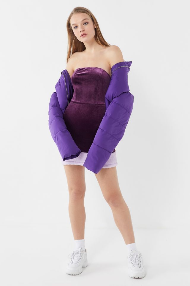 Minirobe sans bretelles en velours garnie de fausse fourrure UO #3