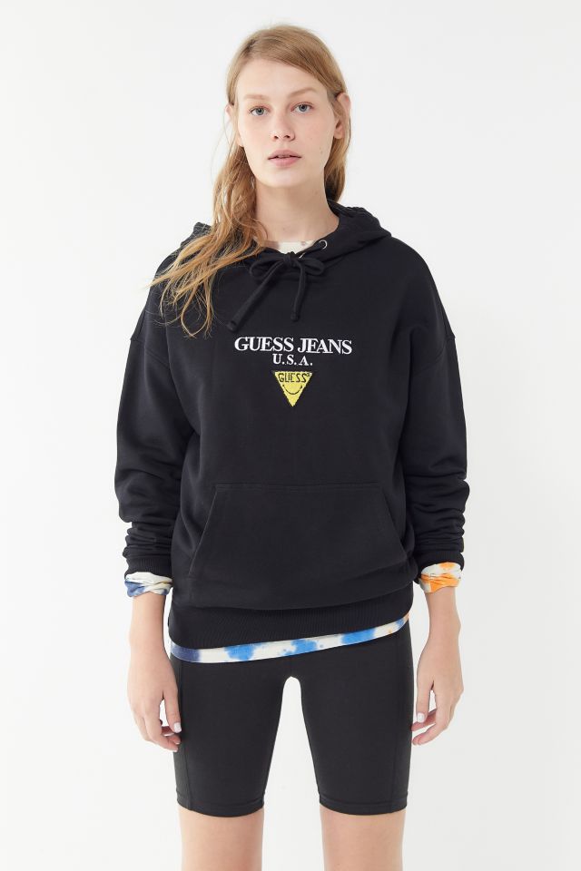 Måne nedsænket Sprællemand GUESS X Chinatown Market X Smiley UO Exclusive Hoodie Sweatshirt | Urban  Outfitters