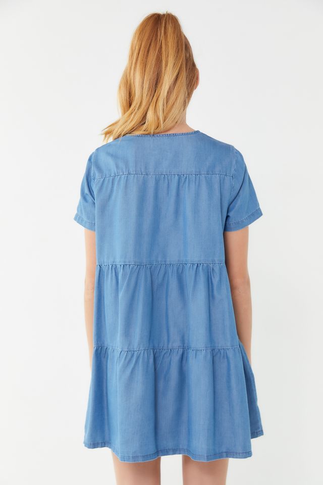 Robe Babydoll UO en Chambray à Manches Courtes Étagées #1