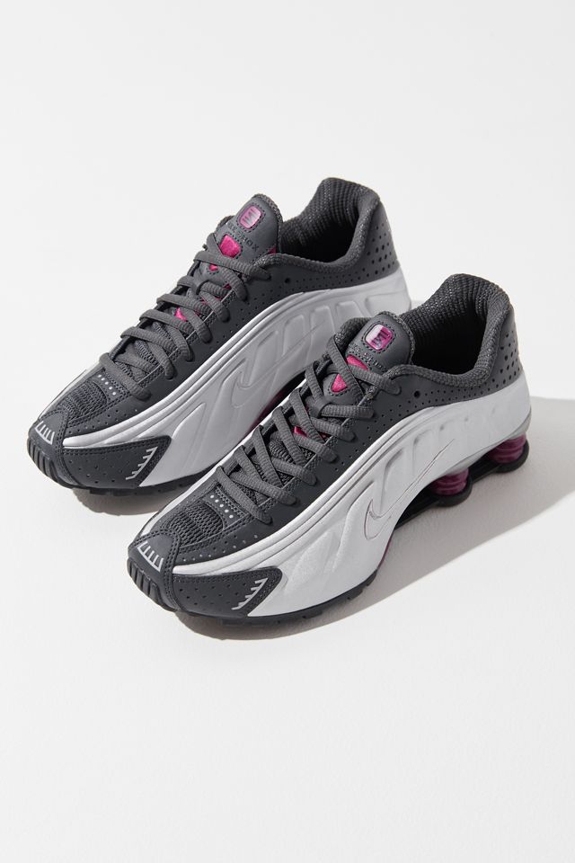 Nike Shox R4 Sneaker #1