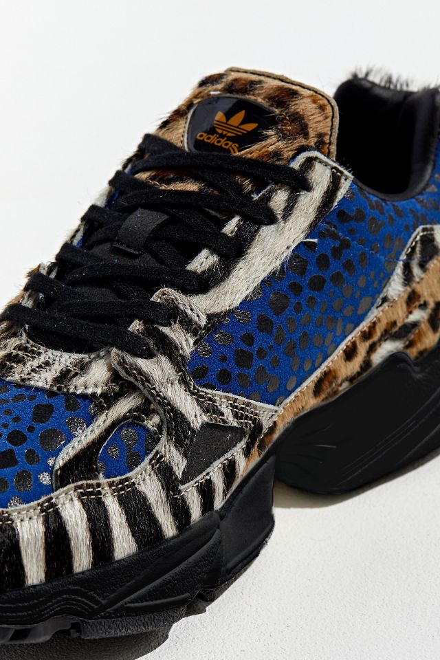 recibo aburrido empresario adidas Falcon Animal Print Sneaker | Urban Outfitters