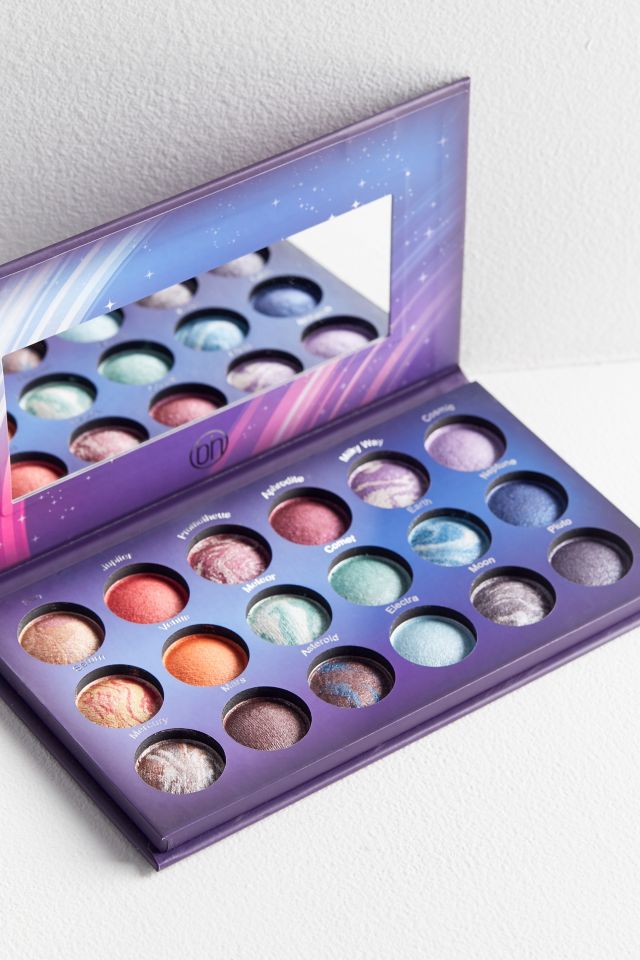 bh cosmetics Galaxy Chic Eyeshadow Palette #1