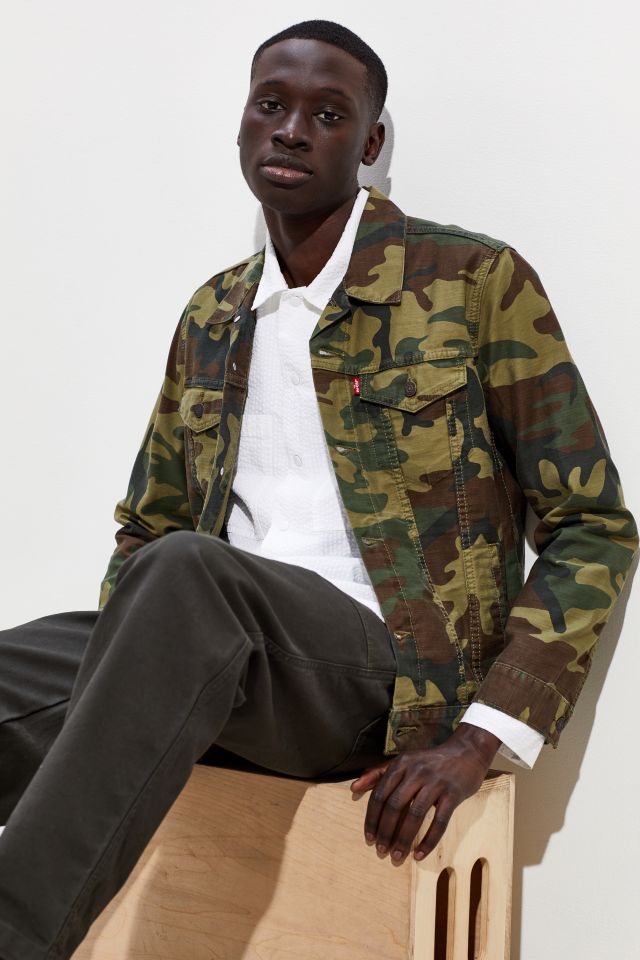 Levi's Phalarope Camo Trucker Jacket | Urban Outfitters