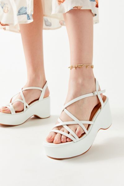 Urban outfitters best sale black platform sandals