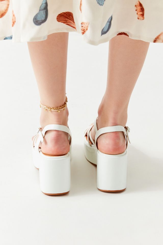 Urban outfitters best sale strappy sandals