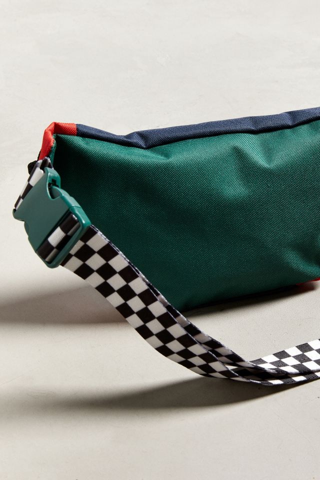 GUESS × J Balvin ボディバッグ ゲス GUESS GUESS x J BALVIN COLOR-BLOCK LOGO BELT BAG