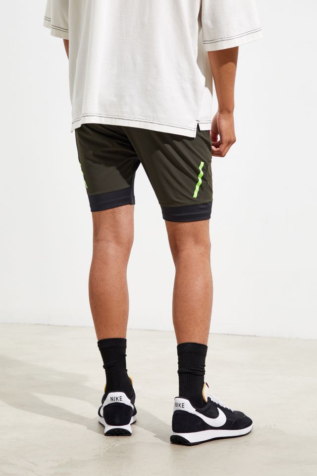 Nike wild run sales hybrid shorts