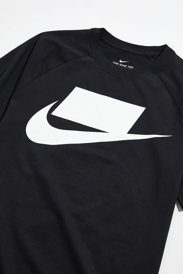 Nike Sportswear Box Logo Tee  Urban Outfitters Mexico - Clothing