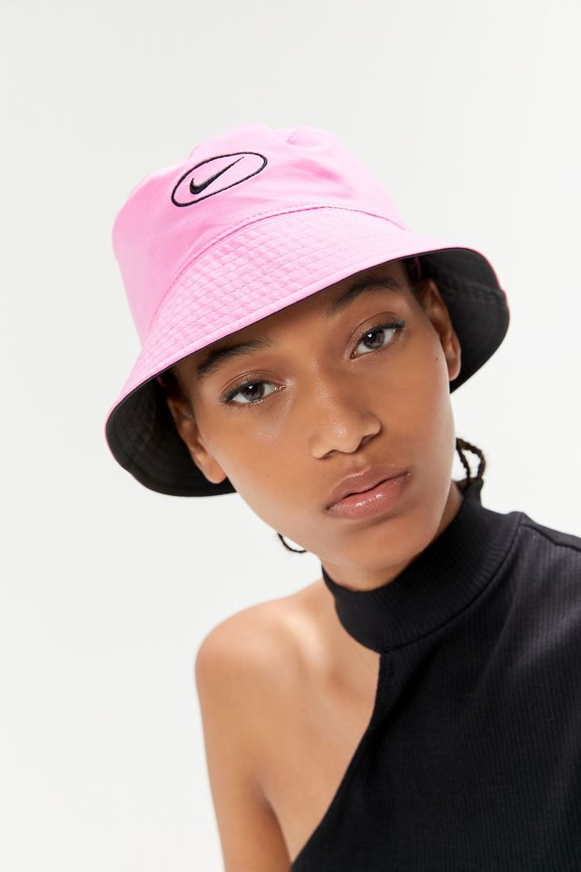 Nike Sportswear Swoosh Reversible Bucket Hat | Urban Outfitters