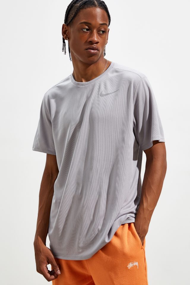 Nike men's breathe running tee best sale