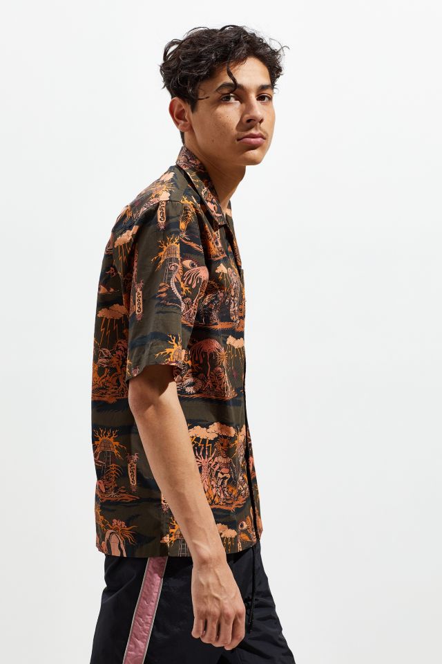 Elhaus Glide Ancient Short Sleeve Button-Down Shirt | Urban Outfitters