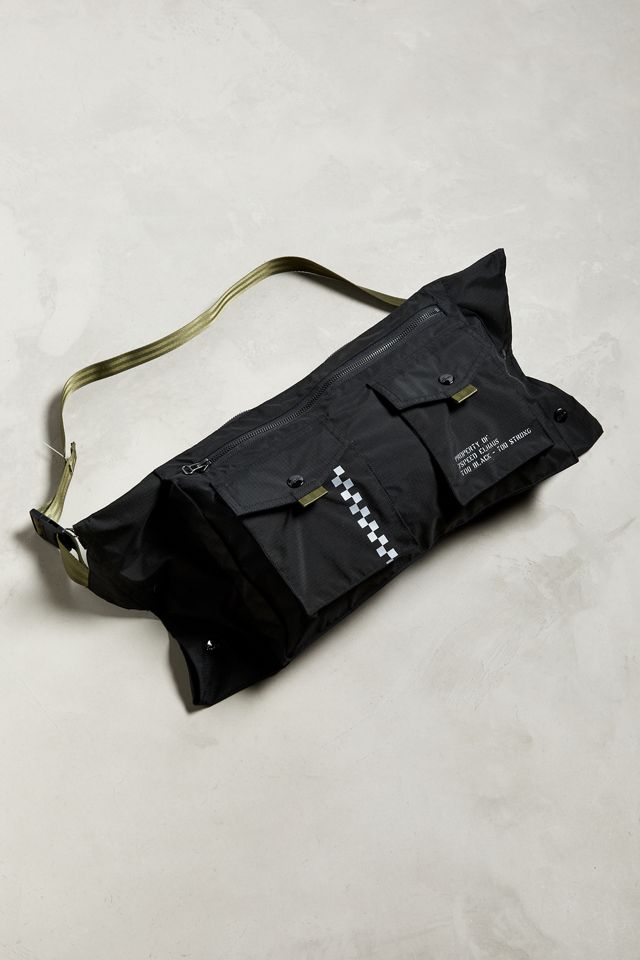 urban outfitters sling bag