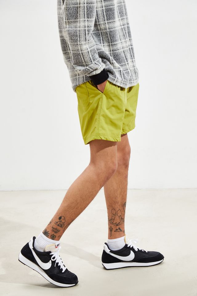 Short de volleyball en nylon vert éclatant UO  #2