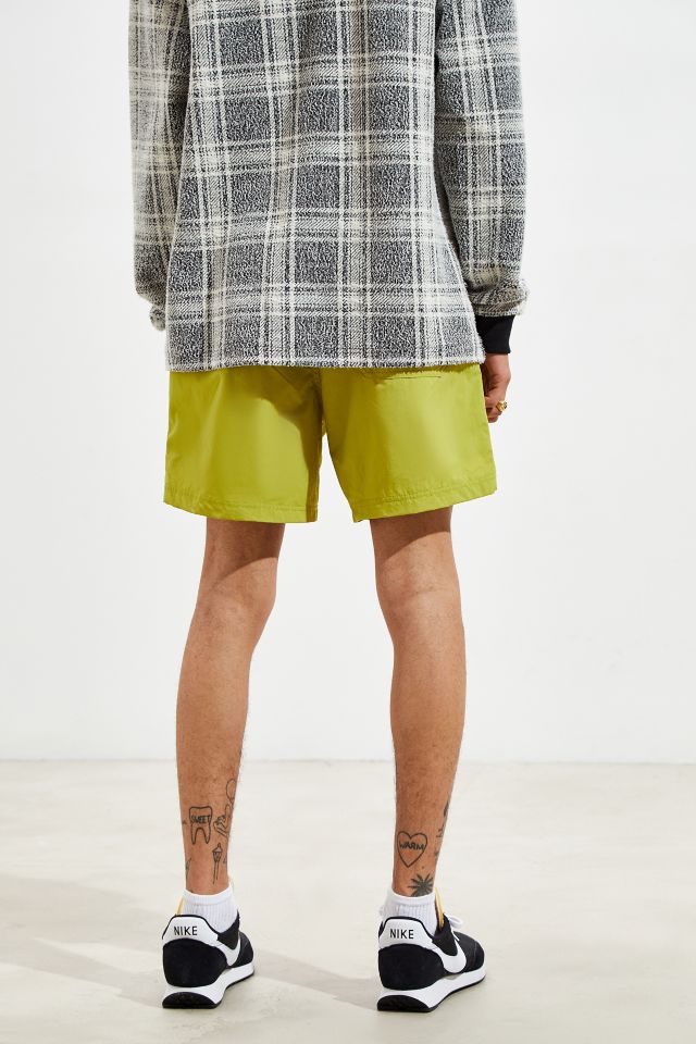 Short de volleyball en nylon vert éclatant UO  #3