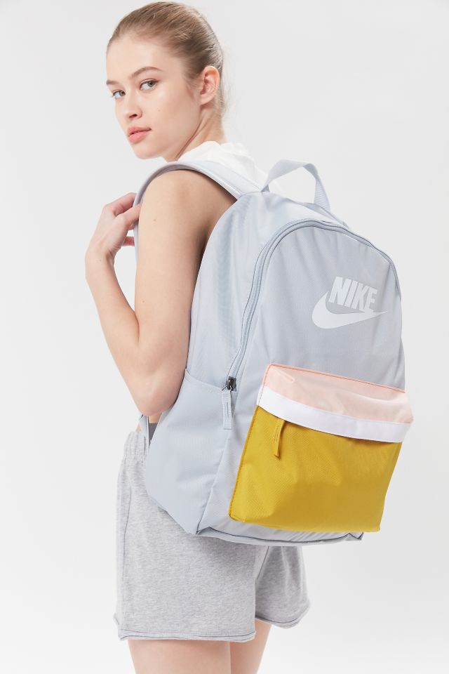 cigarrillo apretón Expectativa Nike Heritage 2.0 Backpack | Urban Outfitters