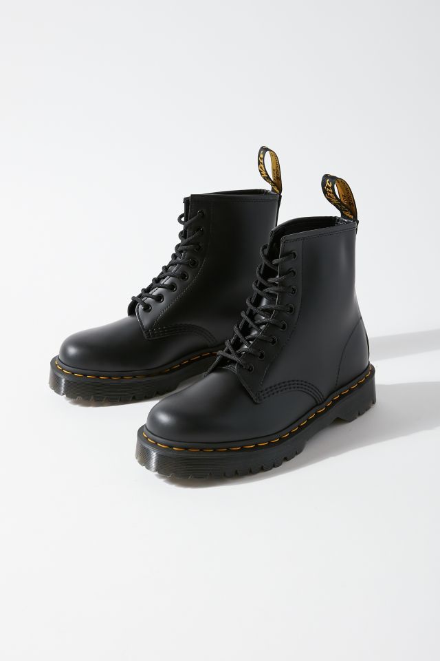 Urban outfitters 2025 doc martens