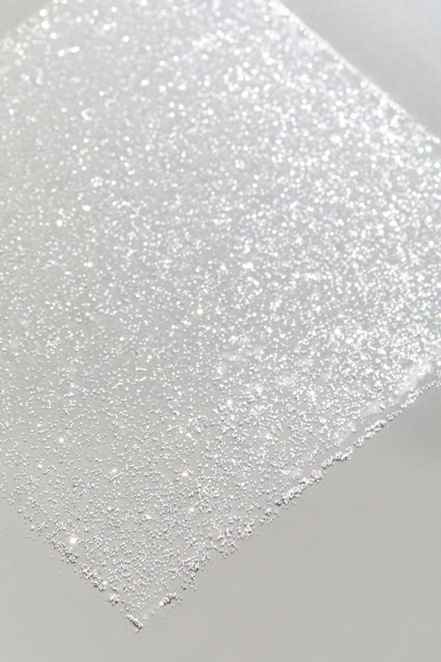 Eva NYC Kweeen Glitter Spray #2