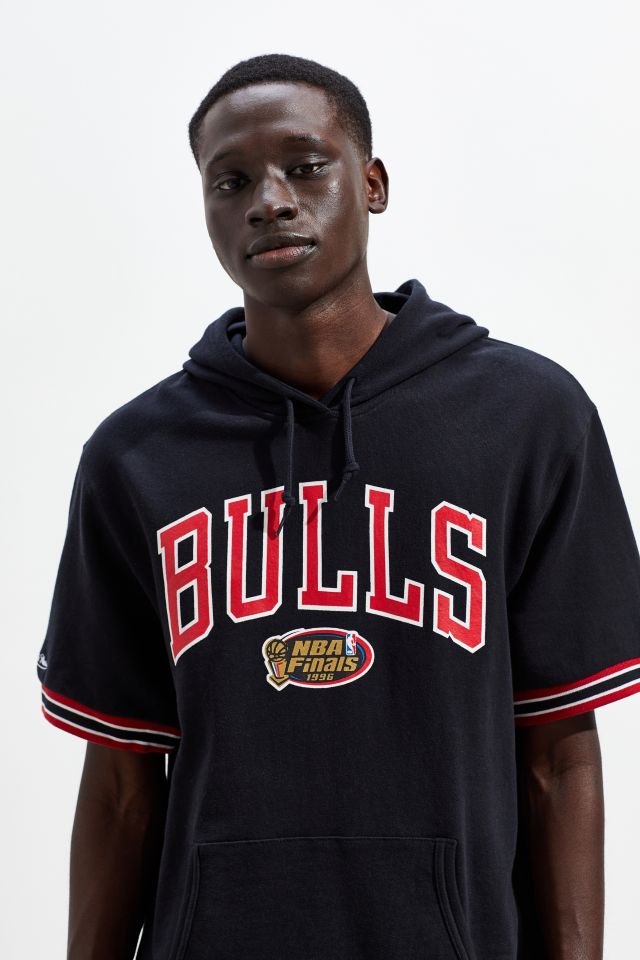 Mitchell Ness Chicago Bulls Short Sleeve Hoodie Sweatshirt