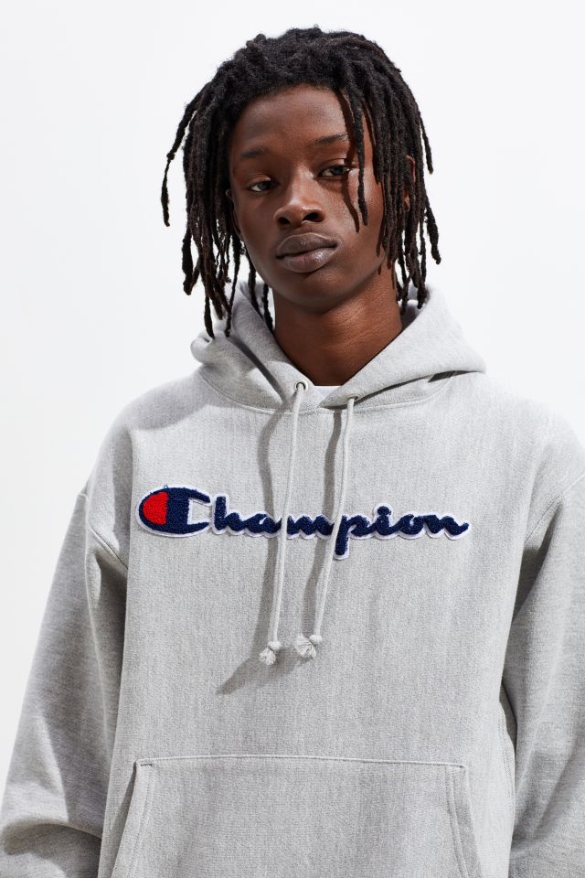 Champion hoodie outlet embroidered logo